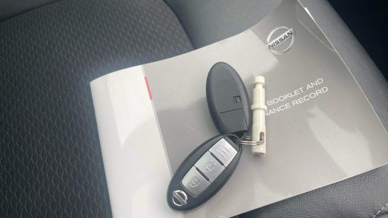 Nissan Qashqai 1.3 DiG-T Tekna 5dr Petrol Hatchback